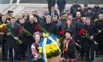 Президент разом з дружиною взяв участь у церемонії покладання квітів до пам’ятників Тарасу Шевченку і Михайлу Грушевському
